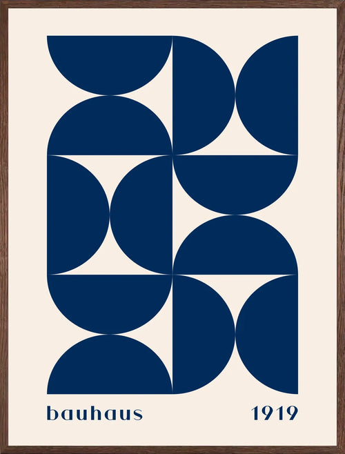 Cadre chene clair entourant l'affiche Bauhaus demi-cercles bleus