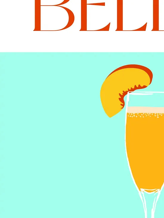 Gros plan sur la flute bellini, peche petillante et tranche de peche