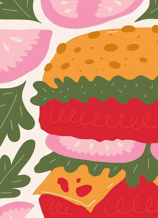Gros plan sur le burger garni et les tranches de tomate