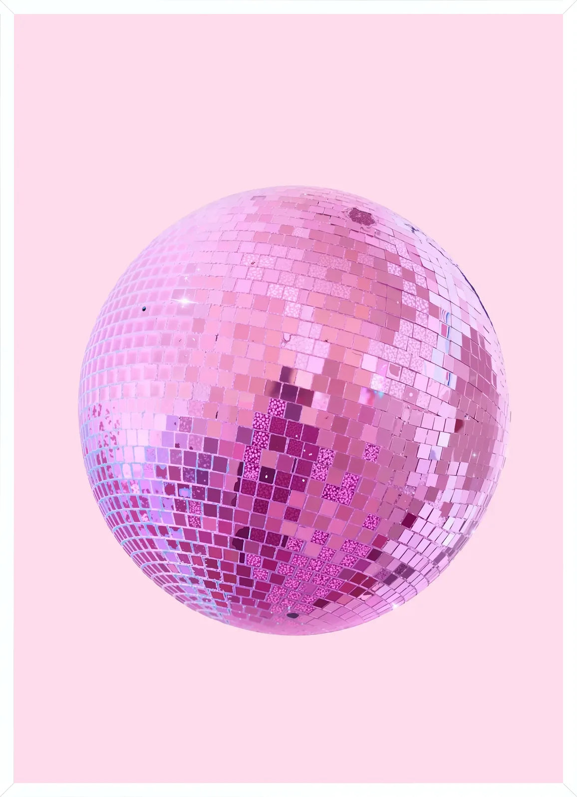 Cadre blanc epure presentant l'affiche boule disco rose minimaliste