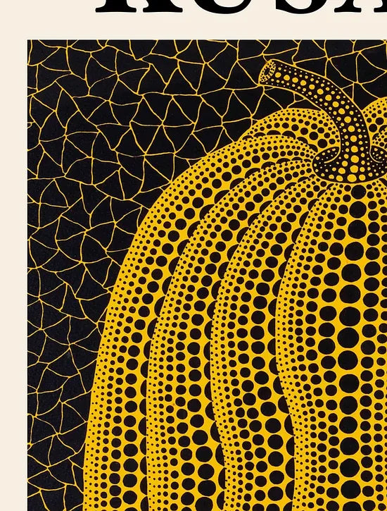 Gros plan sur les pois de la citrouille jaune de Kusama