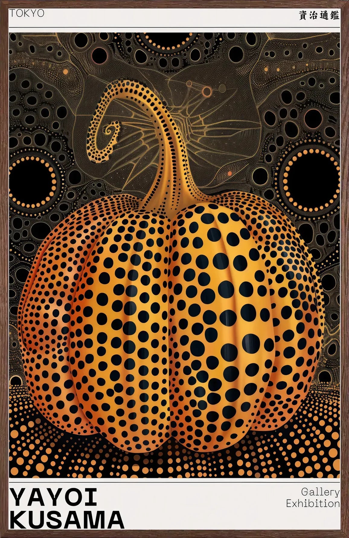 Cadre chene clair entourant l'affiche Kusama citrouille orange