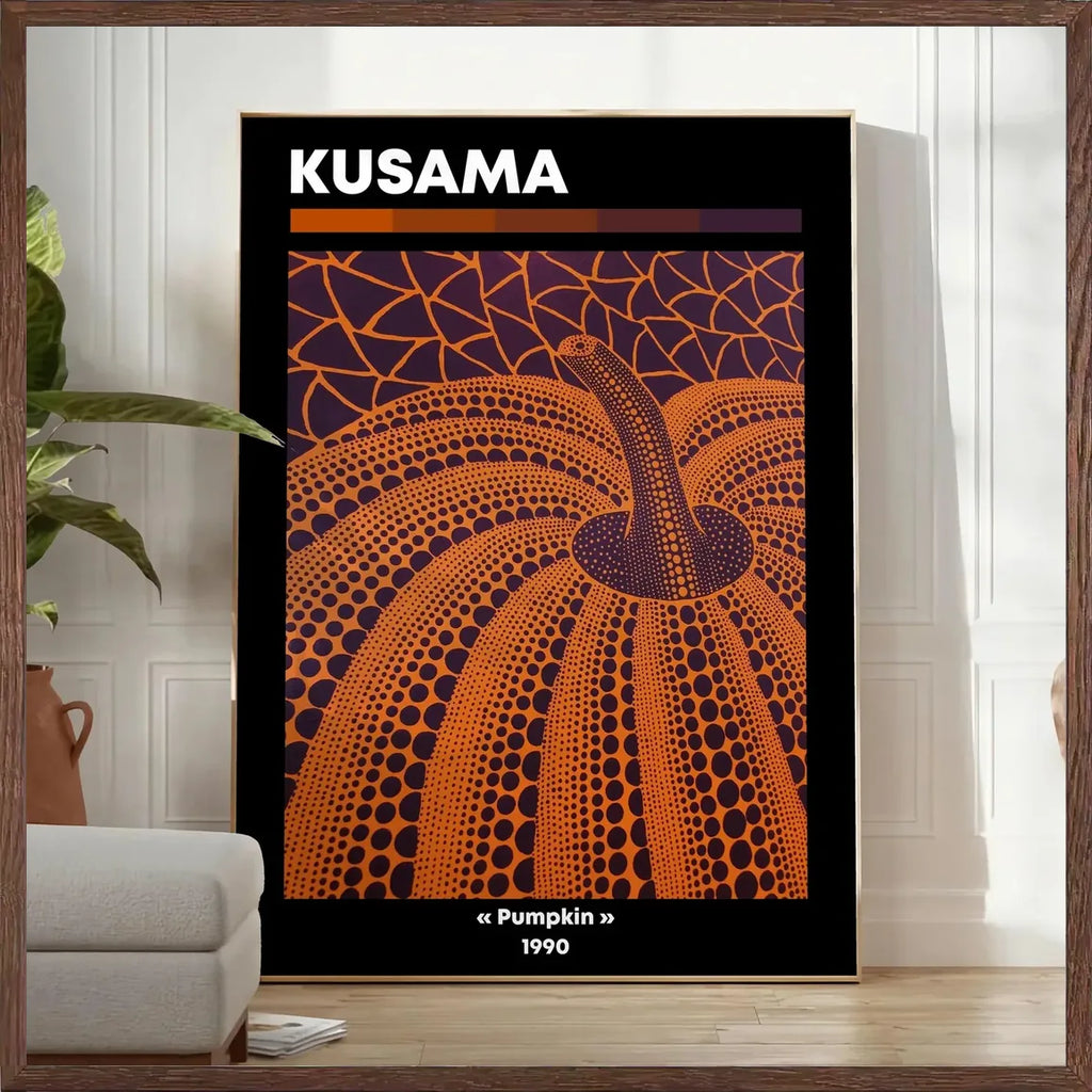 Cadre chene clair entourant l'affiche Kusama citrouille orange