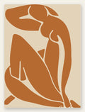Silhouette nue découpée terracotta sur fond beige, formes organiques en papier, large bordure crème