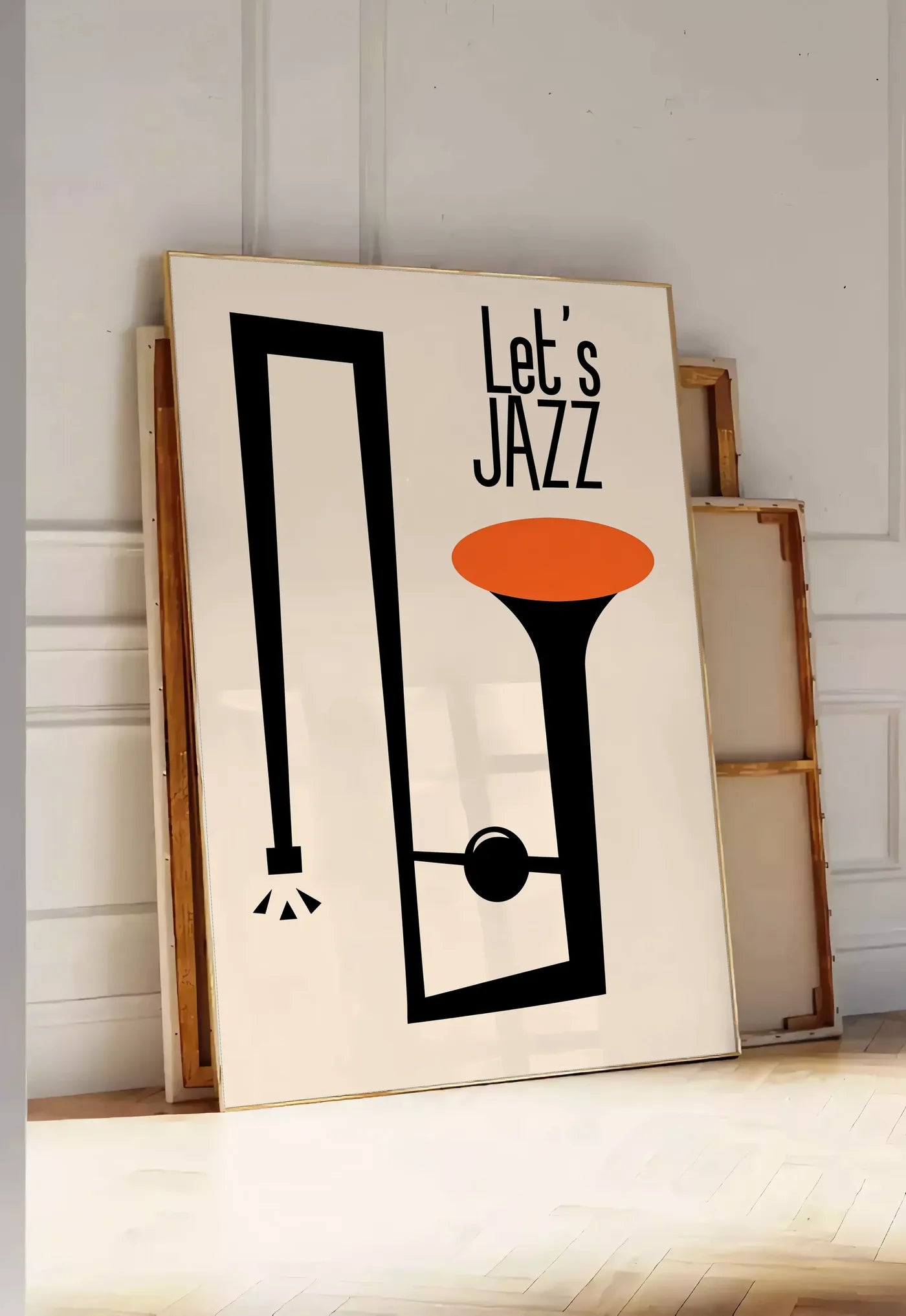 Tirage encadrable affiche jazz minimaliste, posee au sol dans une entree lumineuse, contre un mur a panneaux blancs, a cote de chassis en bois empiles