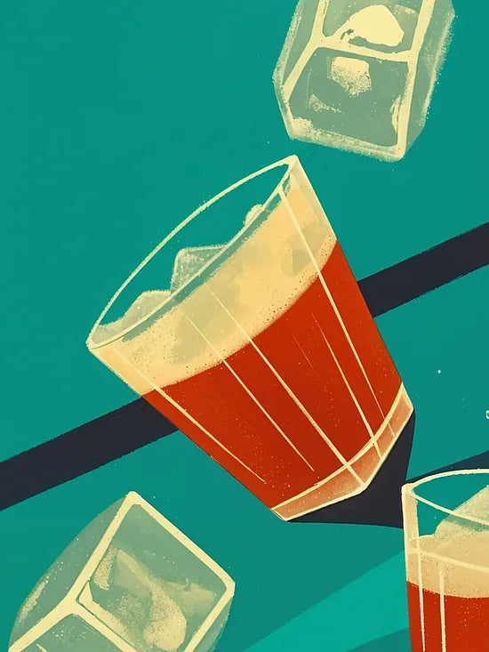 Gros plan sur le verre a negroni, glacons et tranche d'orange