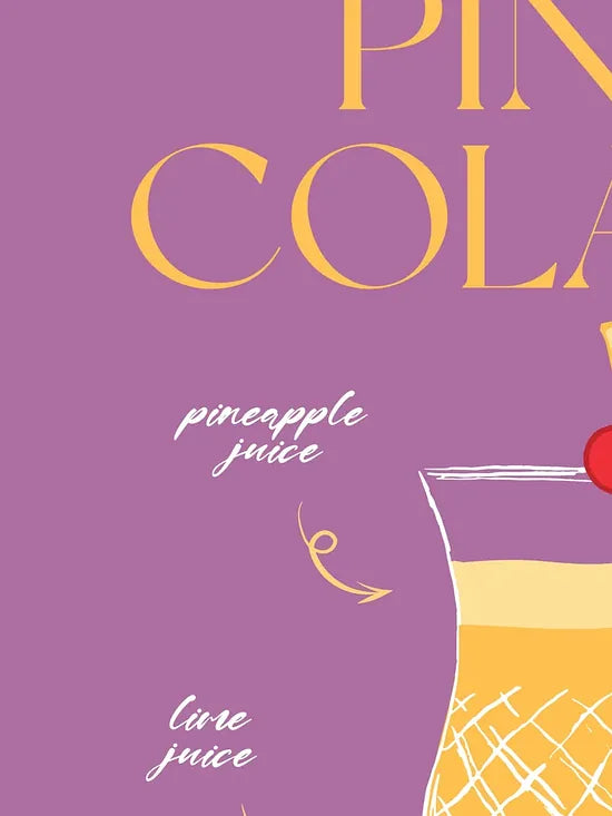 Gros plan sur le verre a pina colada, ananas et cerise