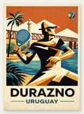 Joueur stylisé en polo de plage, palette ocre jaune et bleu de cobalt, raquette en avant, pont en treillis et palmiers stylisés en arrière-plan