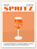 Affiche cocktail Spritz, verre a vin orange, tranche d'orange et glacons sur fond orange