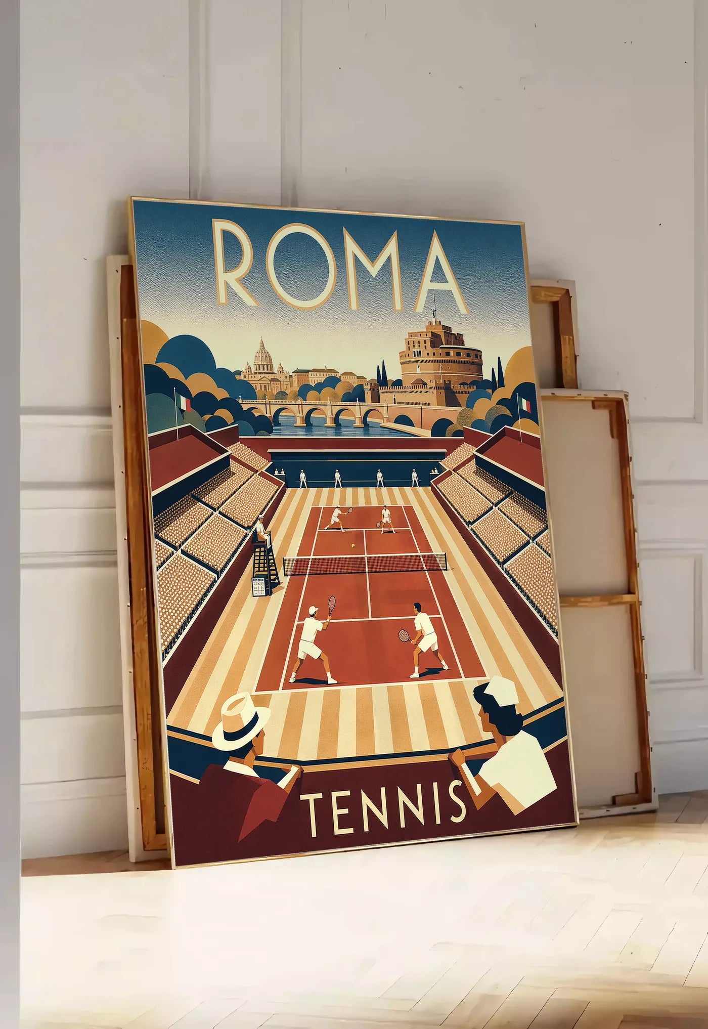 Tirage encadrable affiche tennis Rome panorama Art Deco, posee au sol dans une entree lumineuse, contre un mur a panneaux blancs, a cote de chassis en bois empiles